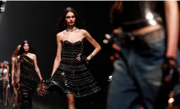 ​Prada në bisedime për blerjen e markës Versace