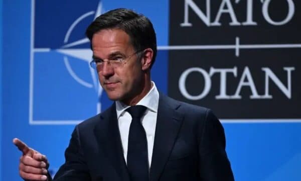 NATO paralajmëron Rusinë: Nëse sulmoni Poloninë, pasojat do të jenë shkatërruese