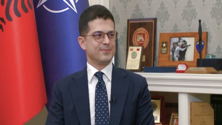 Marrëveshja ushtarake Shqipëri -Kosovë -Kroaci, ministri Vengu ka dy fjalë për Vuçiqin