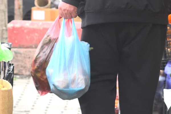 ​Çmimet në “qiell”, ankohen qytetarët për shtrenjtimin e perimeve