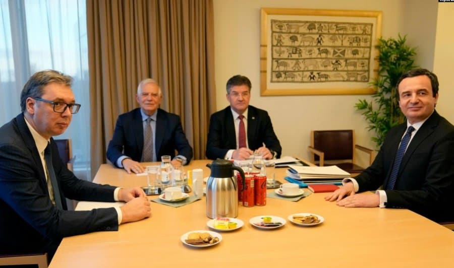Dy vjet nga marrëveshja e Brukselit, zbatimi i saj s’duket në horizont