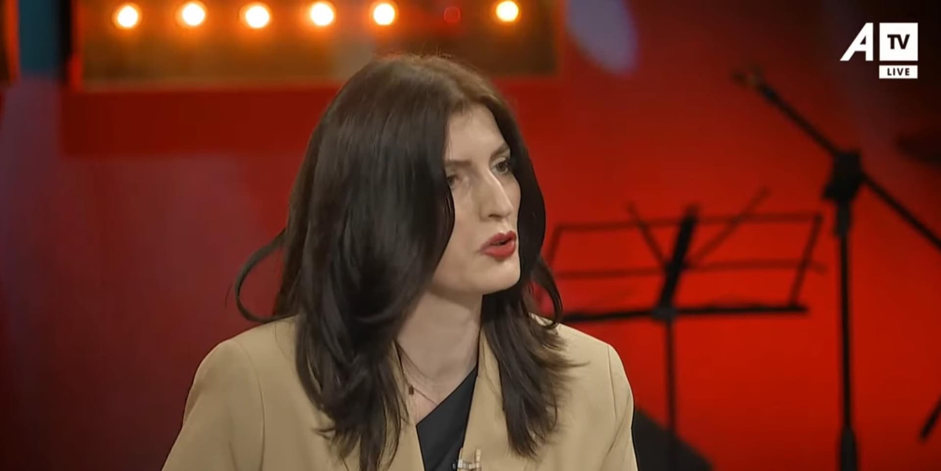 Saranda Ramaj: Mora kredi 50 mijë euro për shkollim në Angli, do ta paguaj për 10 vjet
