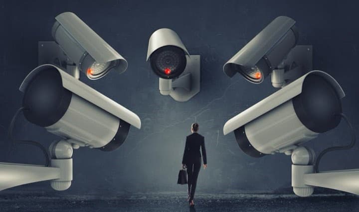 Vija ndarëse (mes) interesit publik dhe privatësisë!