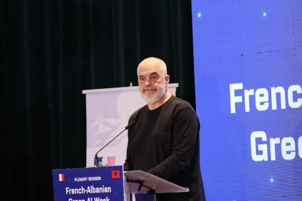 ​Rama lavdëron inteligjencën artificiale për integrimin në BE