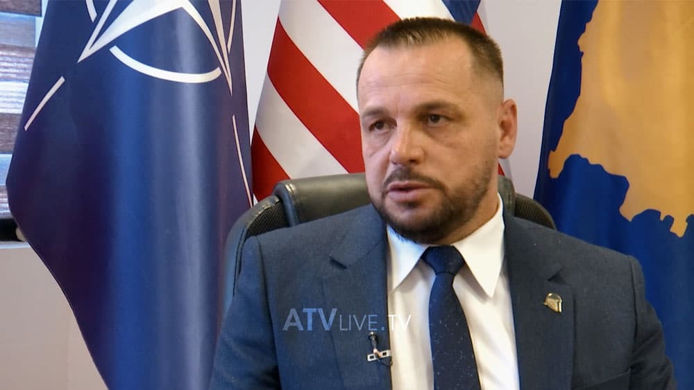 Maqedonci tregon se a do të vazhdojë të jetë ministër i Mbrojtjes në Qeverinë e re