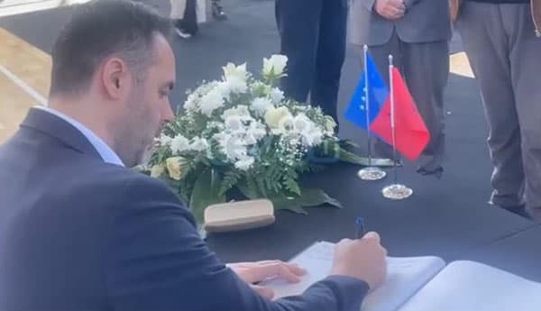 Glauk Konjufca shkon për ngushëllime te familja e Thaçit