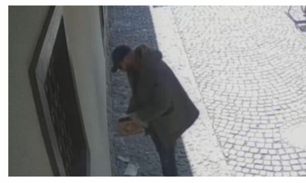 Pamjet ku një person e shqeu Kur’anin në Prizren, policia fillon hetimet