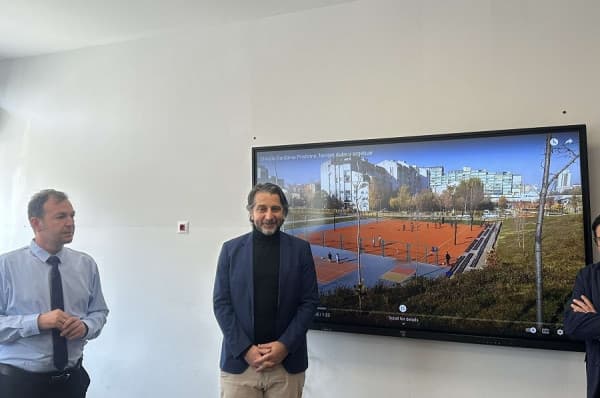 ​Prishtina vazhdon me procesin e digjitalizimit të shkollave