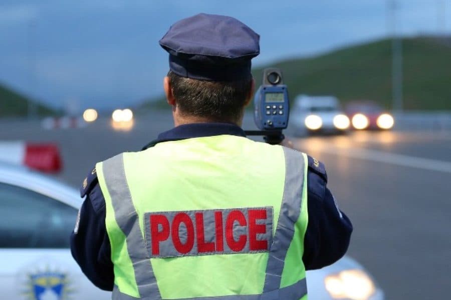 Policia shqipton mbi 2 mijë e 400 gjoba trafiku brenda 24 orëve