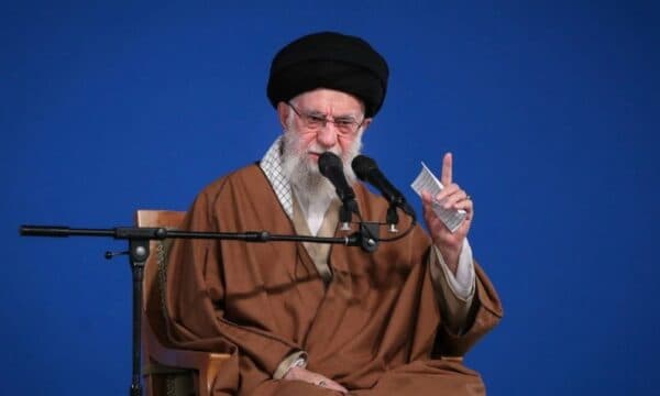 Irani i përgjigjet negativisht Trumpit, refuzon bisedimet për programin e tij bërthamor
