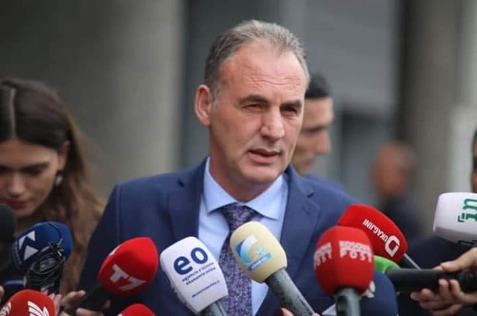 Limaj deklarohet pas ndërprerjes së seancës