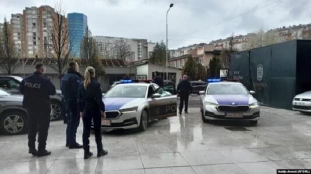 Policia arreston aktivistët që bllokuan dyert e ZRRE-së kundër shtrenjtimit të rrymës