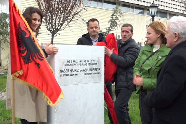 ​Inaugurohet lapidari për dëshmorët Naser Hajrizi dhe Asllan Pireva