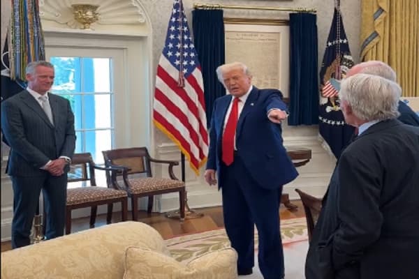​Trump akuzohet për tregti të brendshme