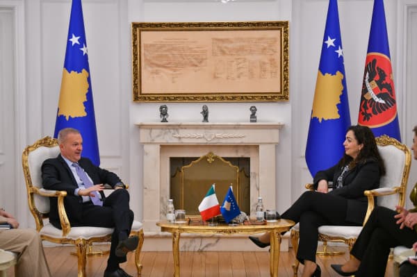 ​Osmani priti në takim lamtumirës ambasadorin De Riu
