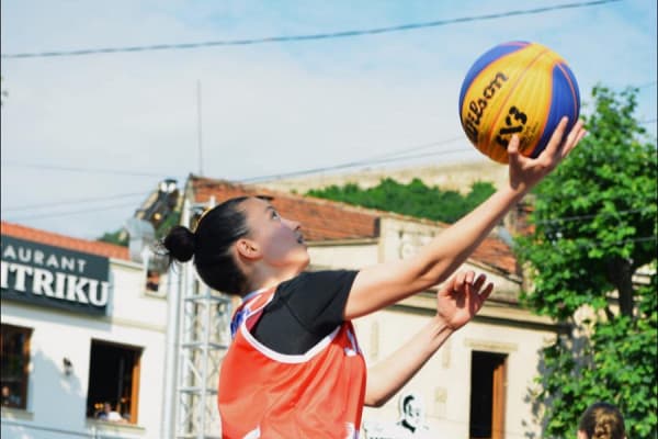 ​Basketbollistja kosovare nis aventurën në SHBA