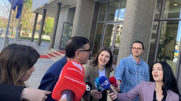 ​Haziri akuzon LVV-në: Kuvendi po mbahet peng sepse s’ka marrëveshje për qeveri