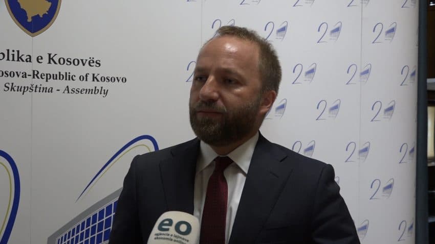 Tahiri: Dy qeveritë e udhëhequra nga Kurti, kanë bërë 11 shkelje kushtetuese