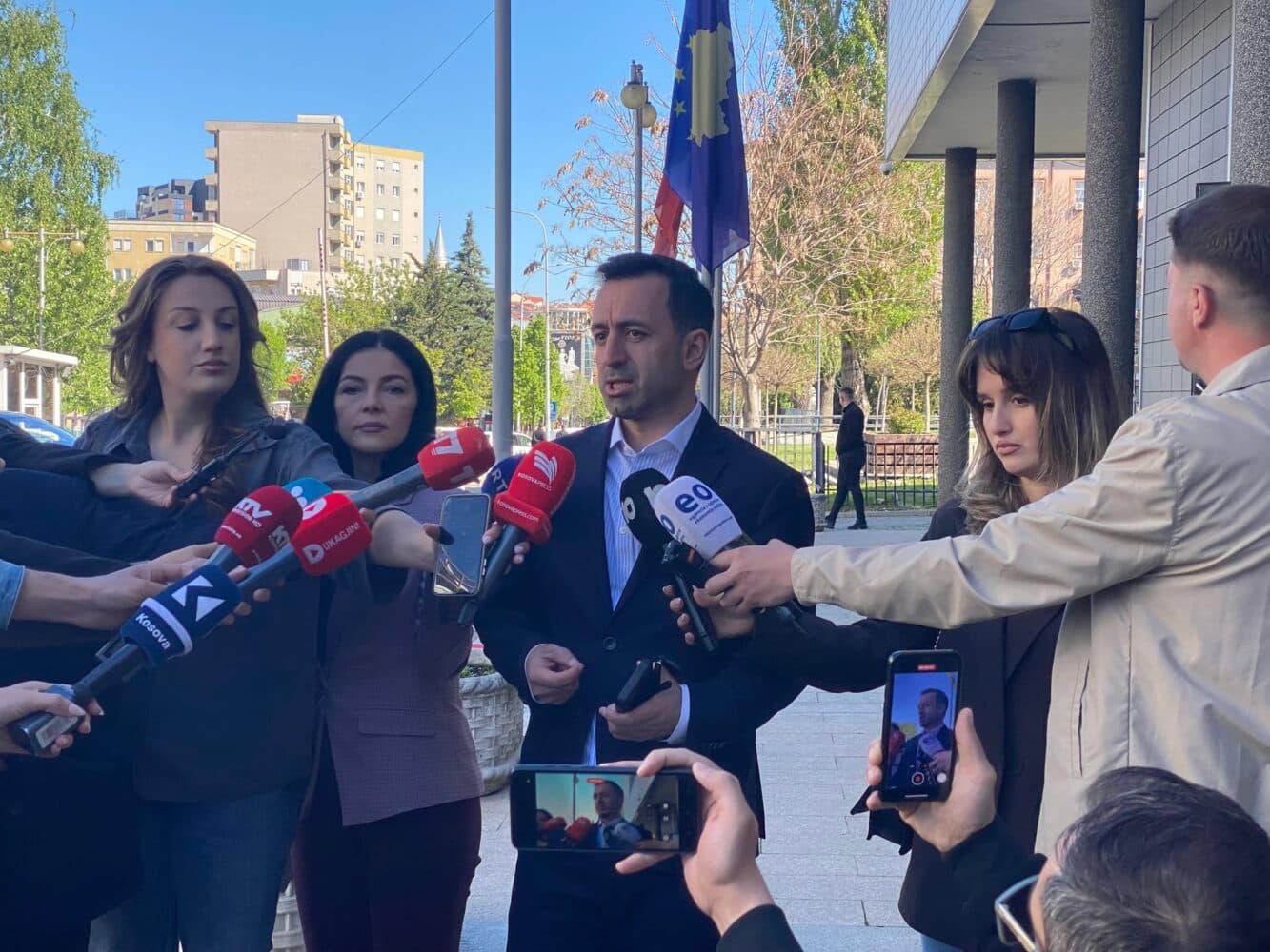 Basha: Do ta votojmë prapë Albulena Haxhiun për kryeparlamentare