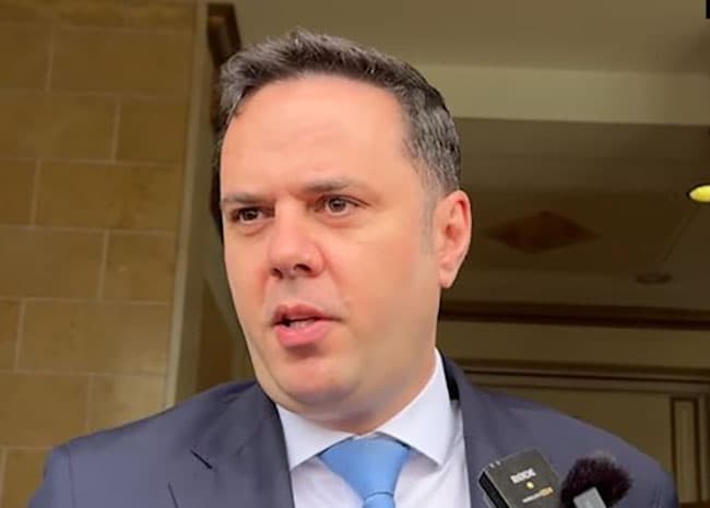 LDK nuk ndryshon qëndrim për mandatet, Abdixhiku: S’mund ta shkelim Kushtetutën