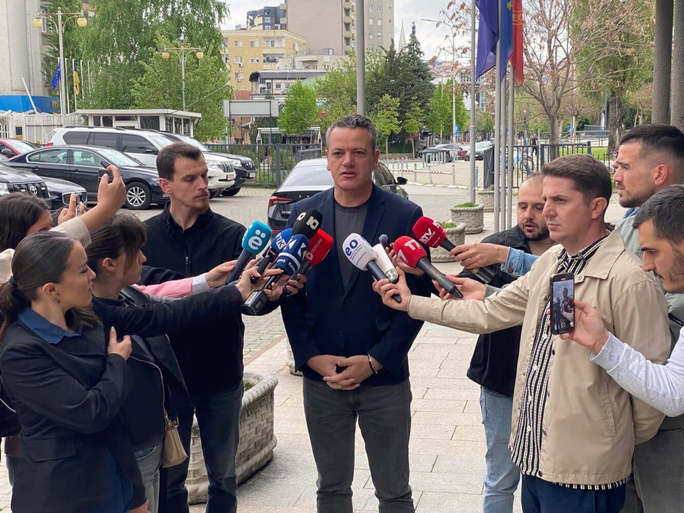 Gashi: Të gjitha partitë, duke filluar nga Vetëvendosje të bëhen më të përgjegjshme