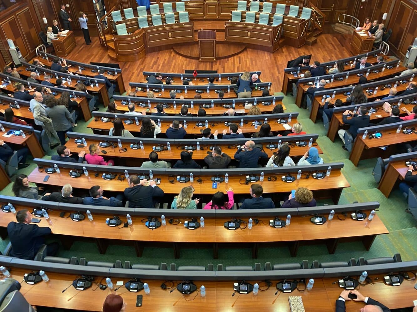 Seanca konstituive, a do t’i ketë VV-ja sot votat?