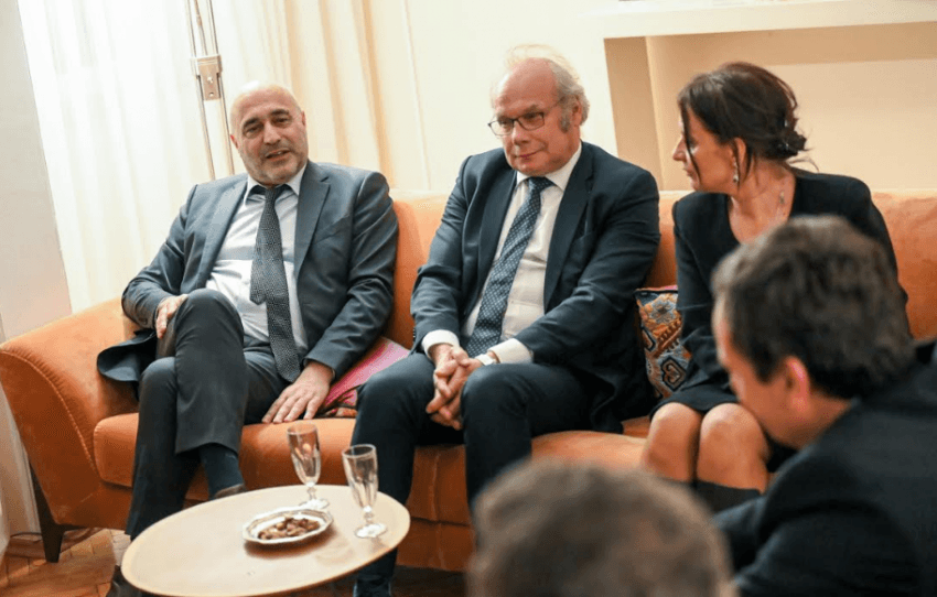 Kurti darkoi me deputetë francezë dhe ambasadorin Guérot, i njoftoi mbi zhvillimet pas zgjedhjeve