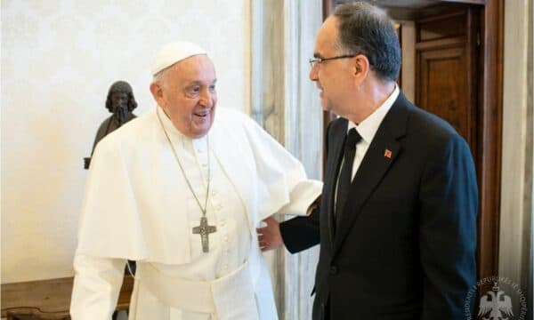 Begaj: Papa Françesku la gjurmë të paharrueshme në Shqipëri, ishte i lidhur me figurën e Nënë Terezës