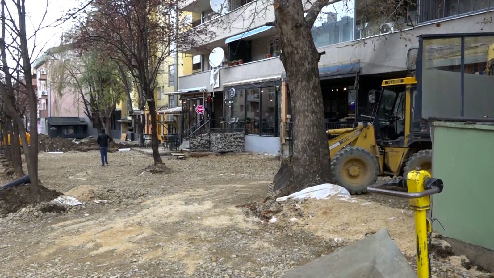 Hiqen tarracat e kafeneve, krijohet hapësirë për qytetarët e Prishtinës