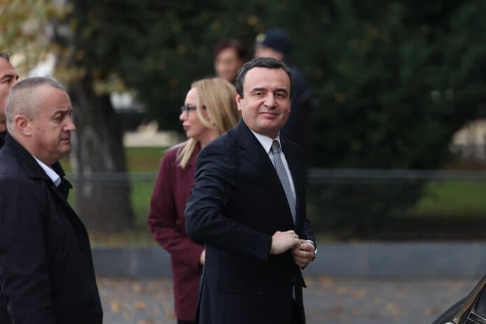 Kurti nis takimet për qeverinë e re, arrin marrëveshjen e parë