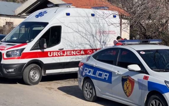 Dy të vdekur në aksidentin në autostradën Milot-Morinë/ Humb kontrollin e automjetit, del nga rruga
