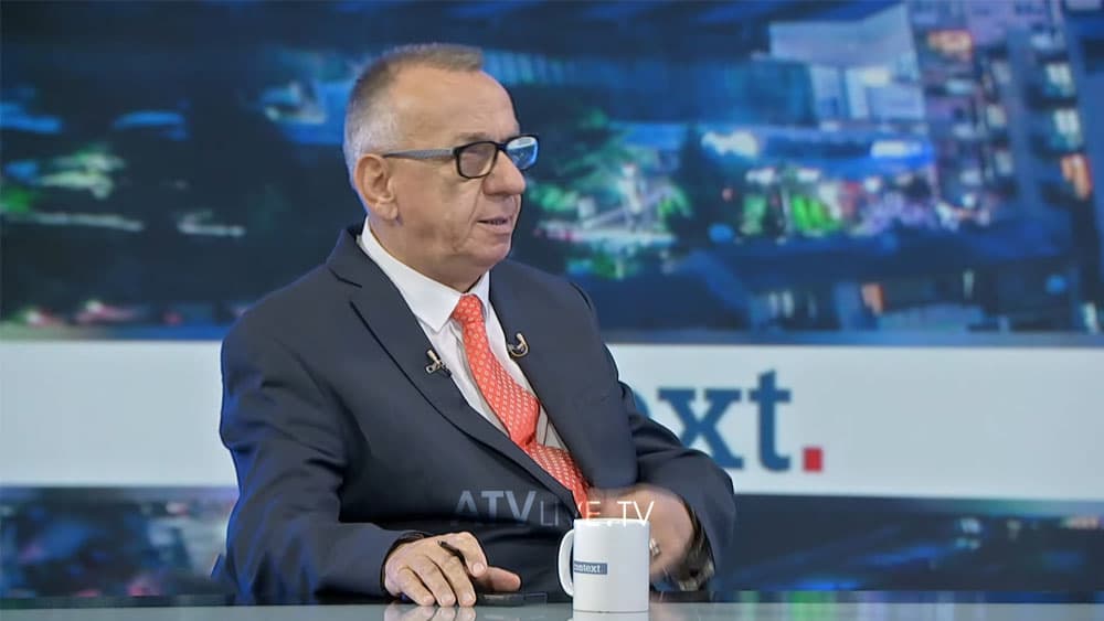 Hasani: Dorëheqja e Kurtit ishte hajgare, Konjufca s’ka kompetenca ta pranojë