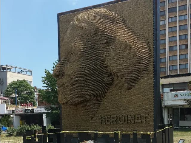 Dita e të mbijetuarve të dhunës seksuale të luftës në Kosovë, një burrë sot shpalos rrëfimin e tij