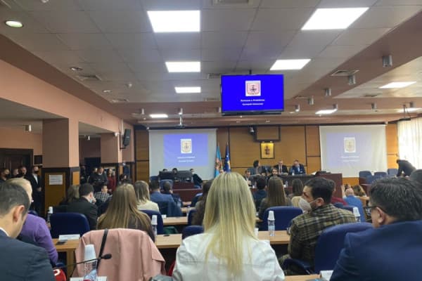 ​Asamblistët e LVV-së në Prishtinë bojkotojnë seancën për Planin Zhvillimor Komunal