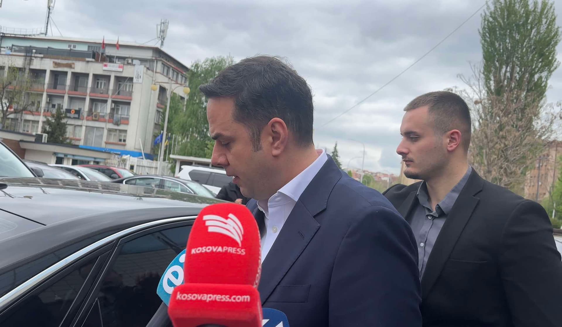 Abdixhiku pas dështimit të seancës: LVV të bëjë zgjidhje pasi e ka një shumicë minimale