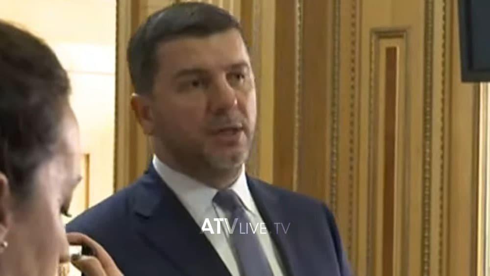 Krasniqi: Vetëvendosje po e mban peng shtetin për një emër të vetëm