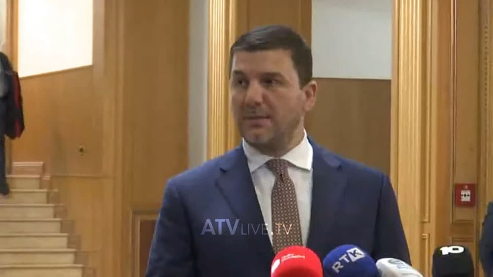 Krasniqi: Nuk lejojmë që legjislatura e re të nisë me shkelje të Kushtetutës