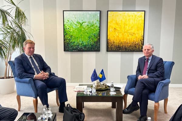 ​Bislimi e Sorensen diskutojnë zbatimin e marrëveshjes së Brukselit dhe Aneksit të Ohrit