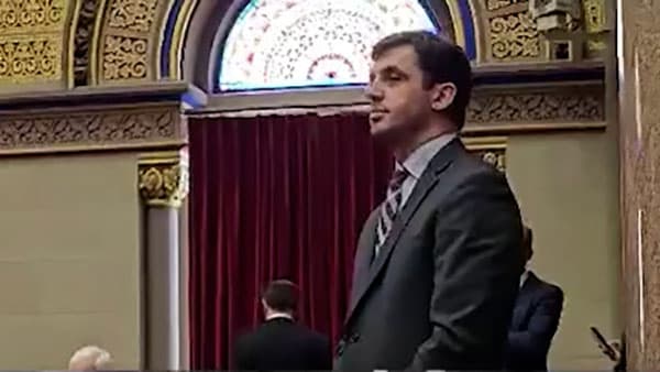 Avokati Taulant Hodaj nderohet nga Asambleja e Shtetit të New York-ut