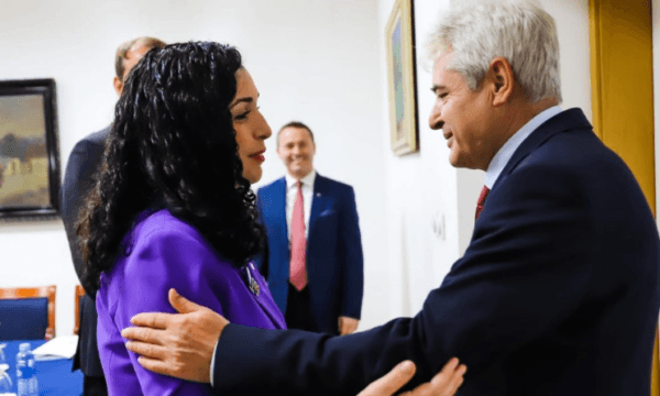 Ali Ahmeti në Prishtinë, Presidentja Osmani ia hap dyert