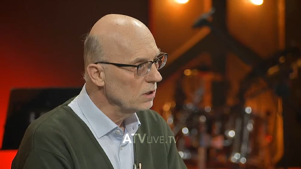 “Jam Rugovist”, Xhavit Rexhaj “thumbon” politikanët e sotëm, Rugova s’mendoi për interes personal