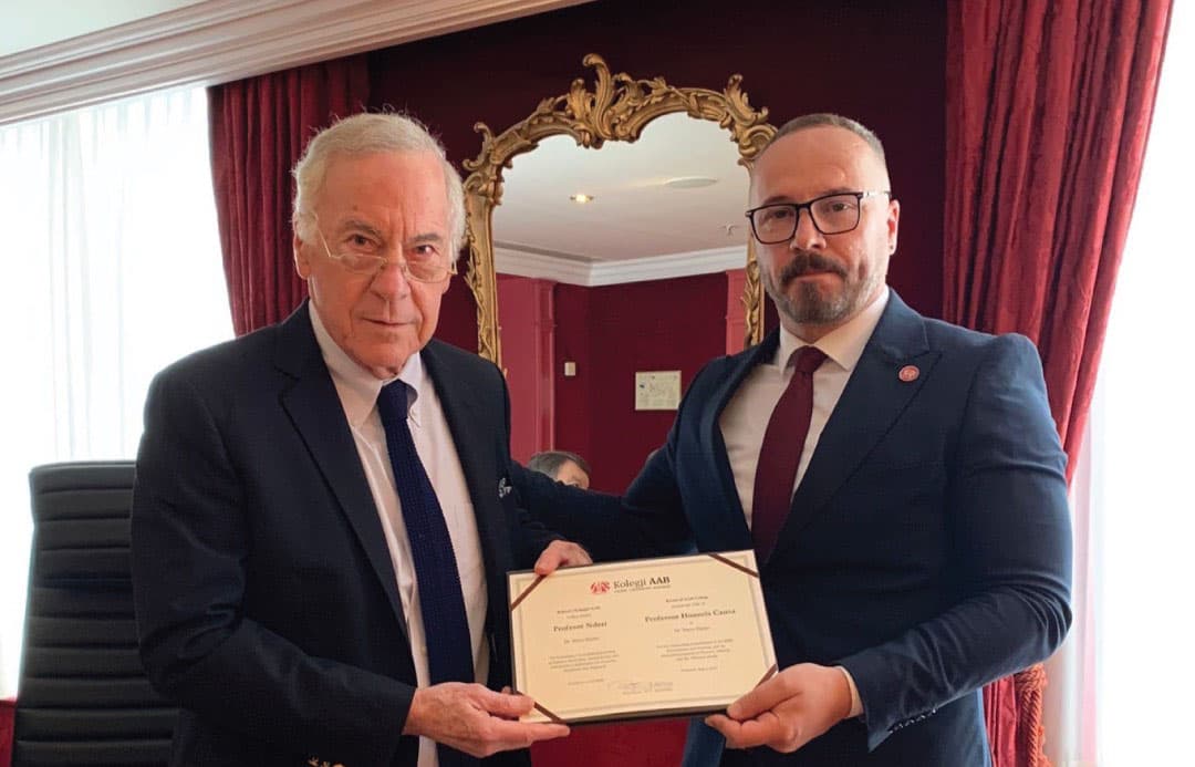 Prof. Dr. Steve H. Hanke nderohet me titullin “Profesor Nderi” nga Kolegji AAB