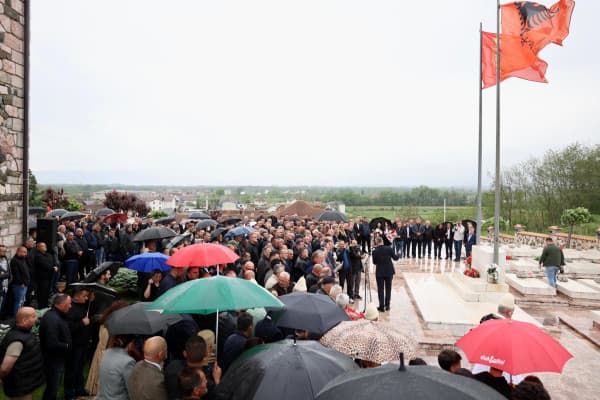 ​Homazhe në Gllogjan në 28-vjetorin e rënies së Luan Haradinajt