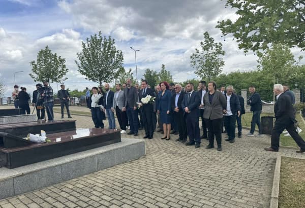 ​Mbahen homazhe në nderim të Ekrem Rexhës, Kurti: Drini ka qenë intelektual e luftëtar i paepur