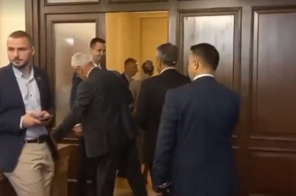 ​Osmani pret në takim përfaqësuesit e partive të komuniteteve jo shumicë