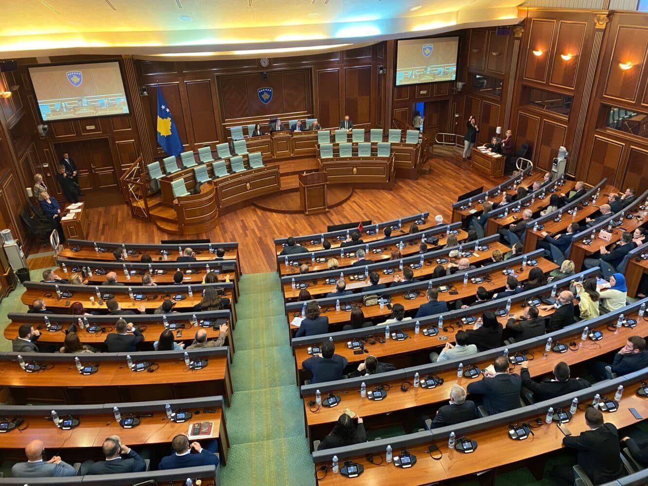 1.2 miliardë euro në rrezik, bllokimi i Kuvendit po e fundos ekonominë e Kosovës