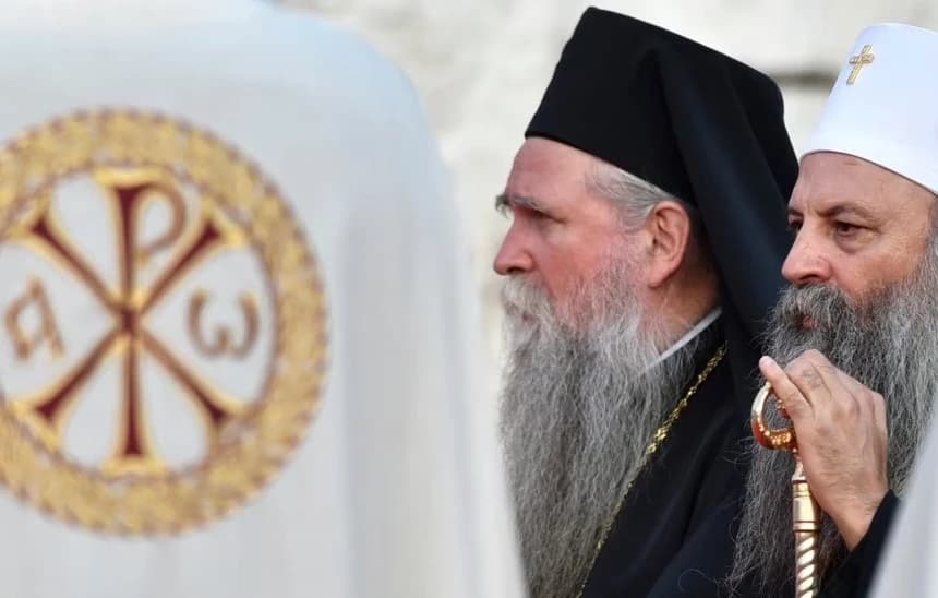 Nga lavdërimi te dekorimi: Qasja e Kishës Serbe ndaj kriminelëve të luftës