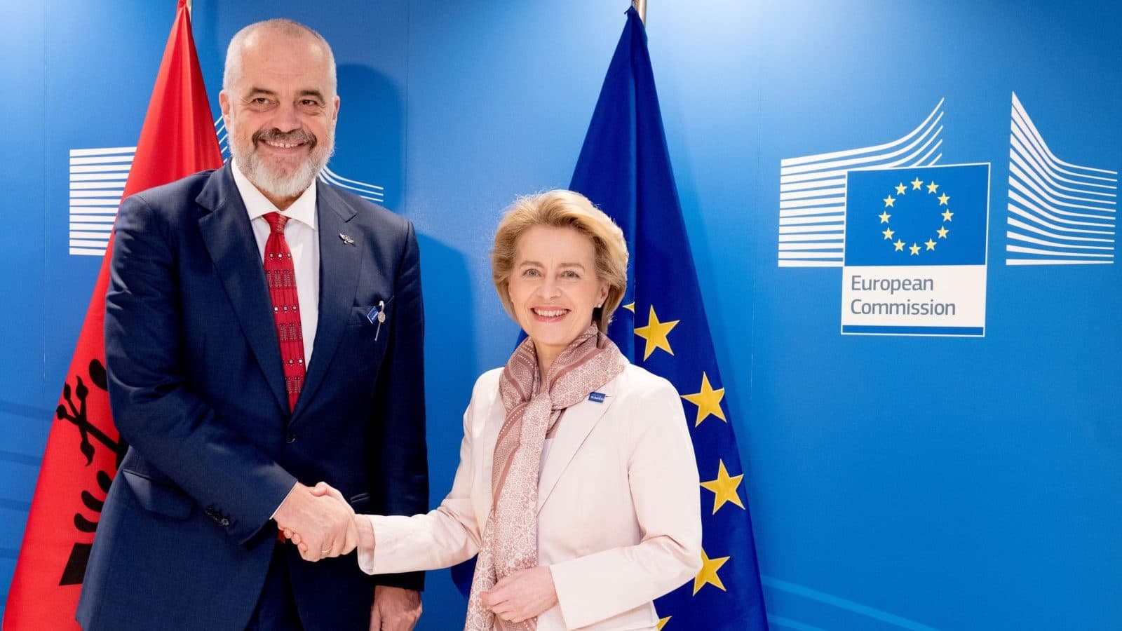 Von der Leyen uron Ramën: Shqipëria i përket BE-së