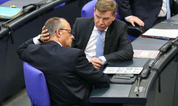 Kryediplomti i ri gjerman i kishte bërë vërejtje Scholz-it që ia kishte kërkuar në sy Vuçiqit njohjen e Kosovës