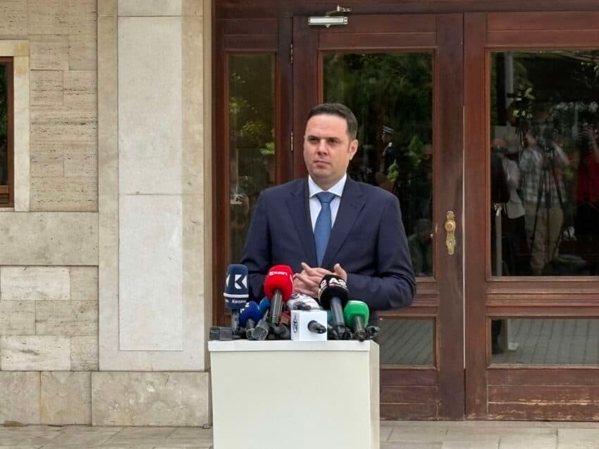 Abdixhiku: Asnjë lëvizje e Kurtit nga dëshirat partiake, ky takim nuk ka kurrfarë kuptimi